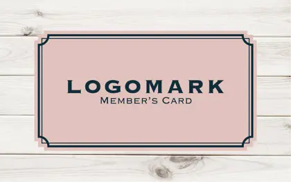 木目ウッド調のナチュラルで自然・優雅な雰囲気を演出するシンプルデザインにタグ風のフレームがおしゃれなデザインの2折スタンプカード014A