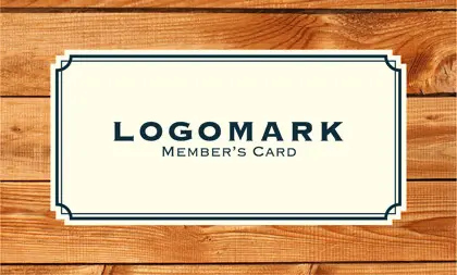 美容室・ネイルサロン・ヘアサロン向けの木目ウッド調のナチュラルで自然・優雅な雰囲気を演出するシンプルデザインにタグ風のフレームがおしゃれなデザインの次回予約カードRMS-014C